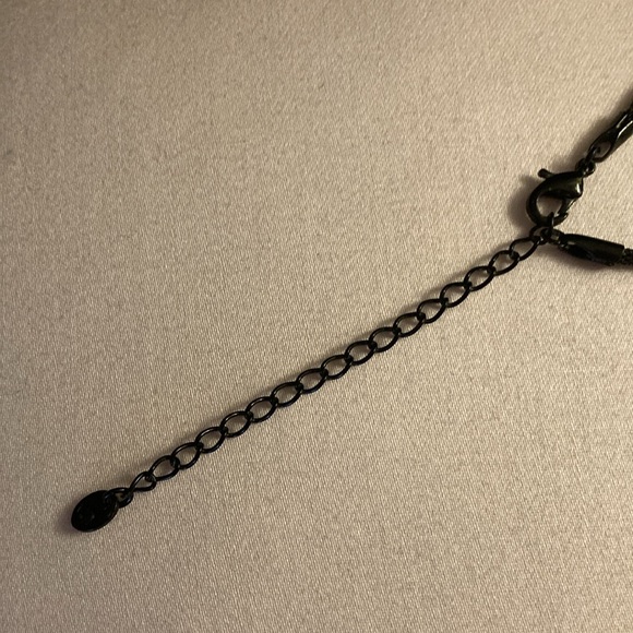 NWOT - VIDA Vintage Black Bow Crystal Pendant, Mesh Chain & Matching Earrings - Picture 12 of 14